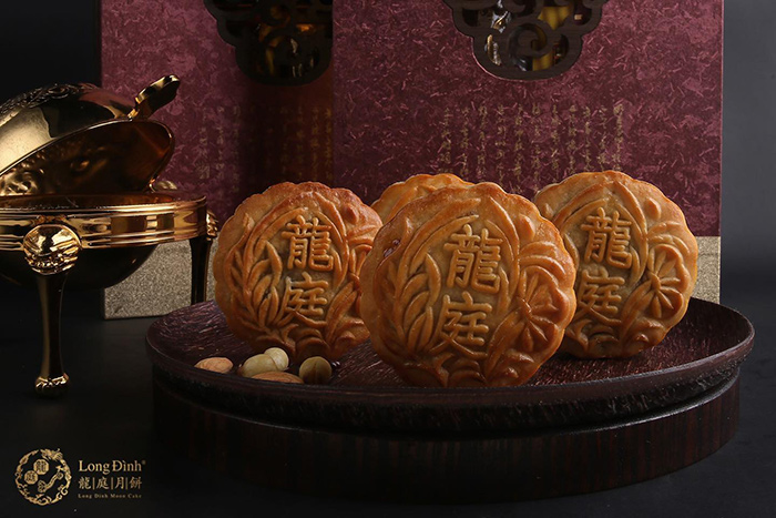 Bánh Trung thu có nguồn gốc từ Trung Quốc, sau đó được sử dụng rộng rãi ở Việt Nam và một số quốc gia khu vực Đông Á.